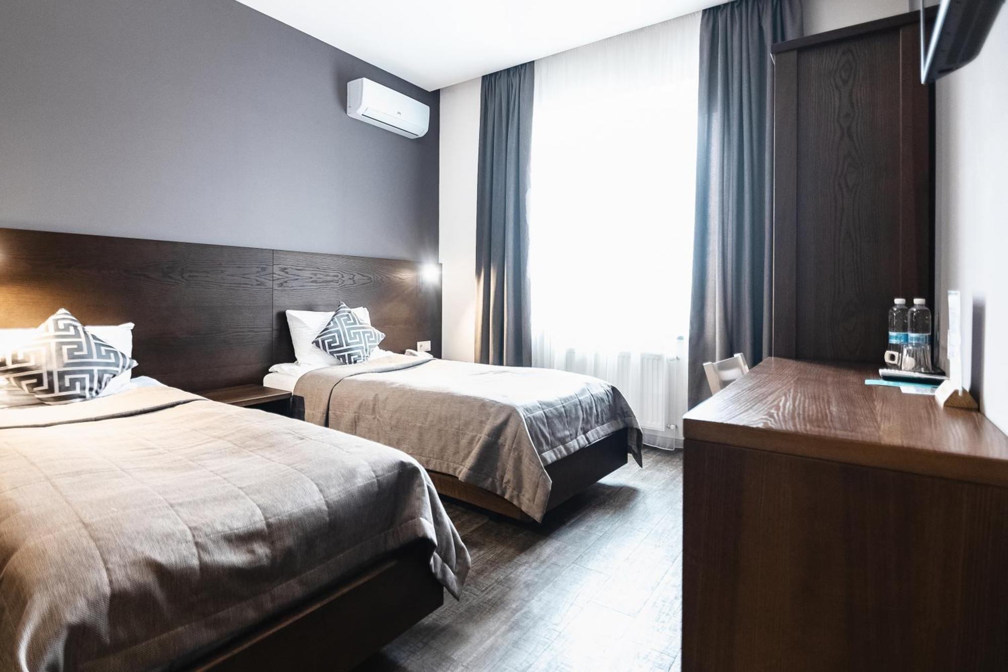 Geography Hotel Veresneve Exterior foto