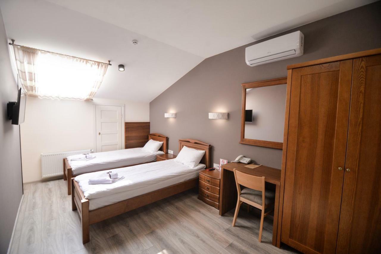 Geography Hotel Veresneve Exterior foto